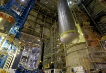 Nasa divulga imagens do foguete que levará astronautas à Lua