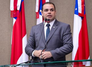 Presidente Roberto Cidade propõe lei para combater a dependência tecnológica de crianças e adolescentes nas escolas do Amazonas