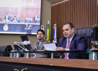 Presidente Roberto Cidade conduz aprovação de projetos que valorizam servidores públicos estaduais