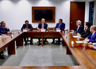 Omar Aziz reúne bancada do Amazonas no Congresso para definir emendas ao Orçamento Federal de 2026