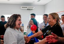 Oposição se levanta em Coari para receber a pré-candidata ao governo Professora Maria do Carmo