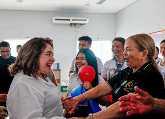 Oposição se levanta em Coari para receber a pré-candidata ao governo Professora Maria do Carmo