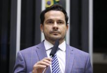 Capitão Alberto Neto cobra governo Lula após relatório apontar Manaus como epicentro do crime na Amazônia