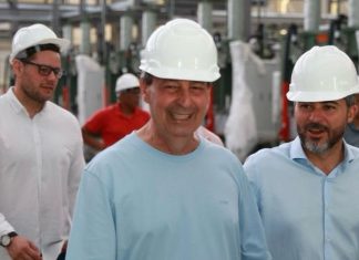 Omar Aziz visita instalações de nova fábrica que deve gerar mais de 1.200 empregos em Manaus
