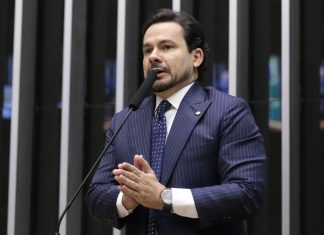 Projeto do Capitão Alberto Neto que cria programa de saúde dirigido às mulheres alcoolistas é aprovado no Senado e segue para sanção presidencial