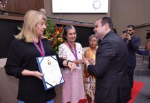 Presidente Roberto Cidade outorga a ‘Medalha de Mérito Hamilton Cidade’ para 93 servidores aposentados do Legislativo Estadual