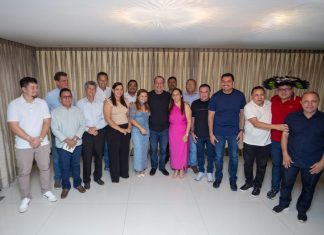 Mais de 30 prefeitos do interior vêm a Manaus e procuram Omar para planejar 2026