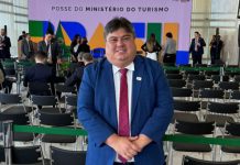 Presidente David Reis participa da posse do novo ministro do Turismo em Brasília
