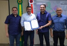 Roberto Cidade reforça compromisso com Autazes em assinatura de contrato de recuperação de trecho da AM-254