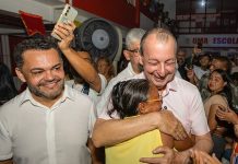 Lideranças da zona leste de Manaus lotam quadra da Grande Família e anunciam apoio a Omar Aziz