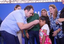 Governador interino Roberto Cidade acompanha entrega de 1,2 mil óculos e avança com mutirão oftalmológico no Amazonas