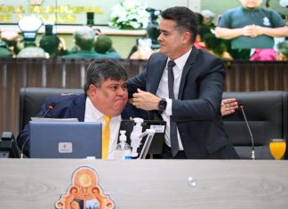 Presidente David Reis conduz ato de renúncia do prefeito de Manaus e oficializa posse de Renato Junior