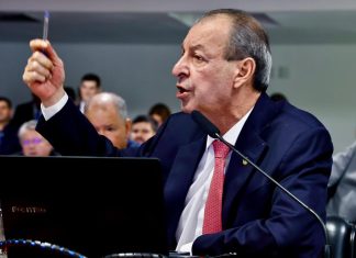 Omar Aziz apela ao Conselho Nacional de Justiça para que faça correição em Vara que suspendeu licitação da BR-319