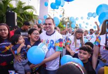 Presidente Roberto Cidade abre programação oficial do Abril Azul no Legislativo Estadual com iluminação especial