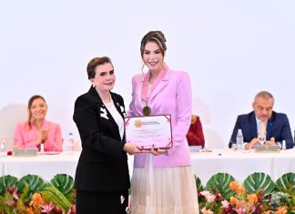 Primeira-dama Thaisa Cidade recebe honraria do TCE-AM em reconhecimento à atuação em favor das mulheres