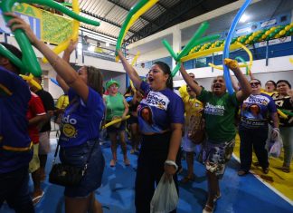 Lotação Máxima: público lota quadra do Unidos do Alvorada para lançamento das pré-candidaturas de Maria do Carmo e Alberto Neto