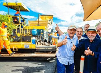 Lula entrega casas, garante a BR-319 e cumpre agenda histórica ao lado de Omar Aziz no Amazonas