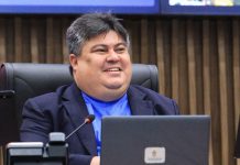 Câmara Municipal de Manaus promulga decreto que concede Medalha de Ouro Cidade de Manaus a Augusto Cury