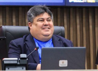 Câmara Municipal de Manaus promulga decreto que concede Medalha de Ouro Cidade de Manaus a Augusto Cury