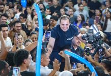 “Não vou me curvar à velha política”, diz Roberto Cidade ao reunir multidão na zona Sul de Manaus