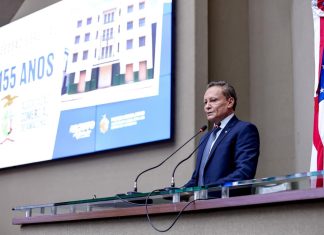 Adjuto Afonso homenageia ACA pelos 155 anos e entrega lei que reconhece a entidade como Patrimônio Cultural