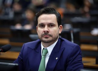 Capitão Alberto Neto propõe Pacto Nacional para endurecer combate à violência contra a mulher