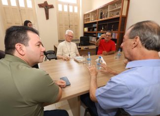 Omar visita cardeal Leonardo Steiner e destaca escolas de tempo integral como futuro da educação