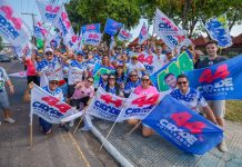 Roberto Cidade reforça propostas no corpo a corpo com eleitores no Centro de Manaus