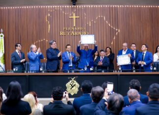 Presidente da Aleam, Adjuto Afonso, entrega Título de Cidadão do Amazonas a dirigentes do Cieam