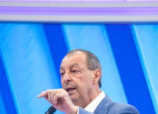 Experiente, Omar relembra entregas e apresenta propostas para novo governo em debate